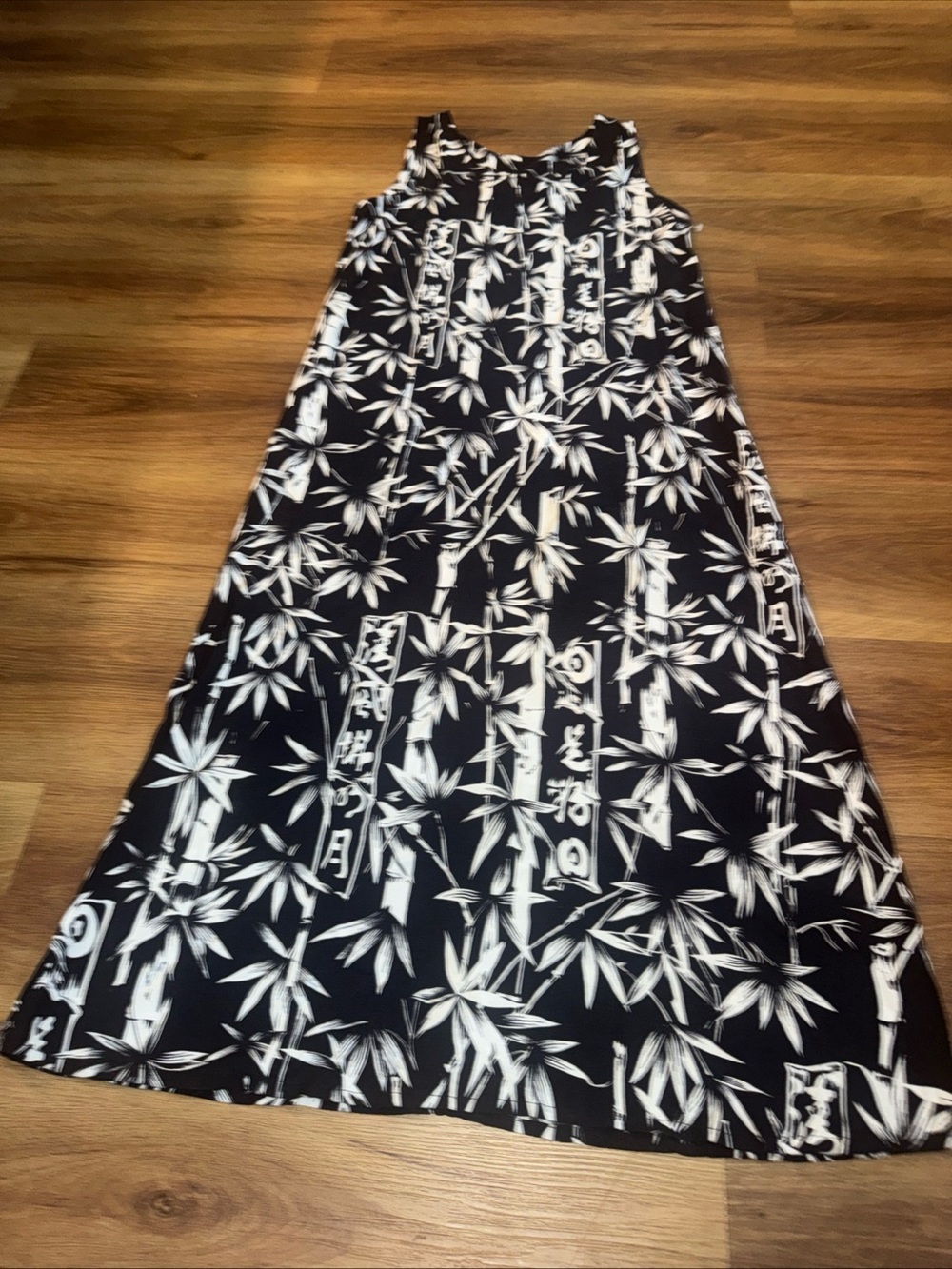 J&J Fashion From Hawaii Dress 100% Rayon Small Black And White Bamboo Hawaiian